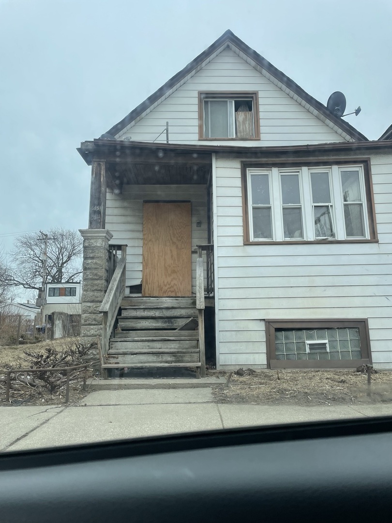 6451 S Eberhart Avenue Property Photo 1
