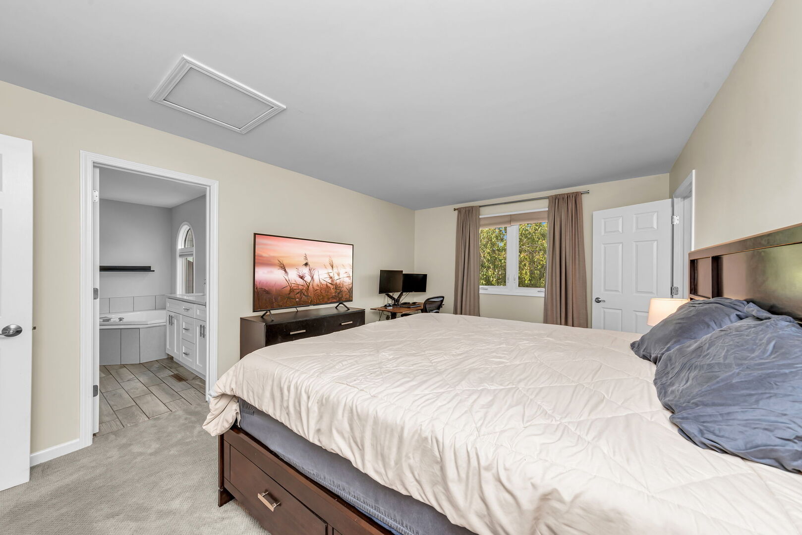 307 N Charles Avenue Property Photo 18