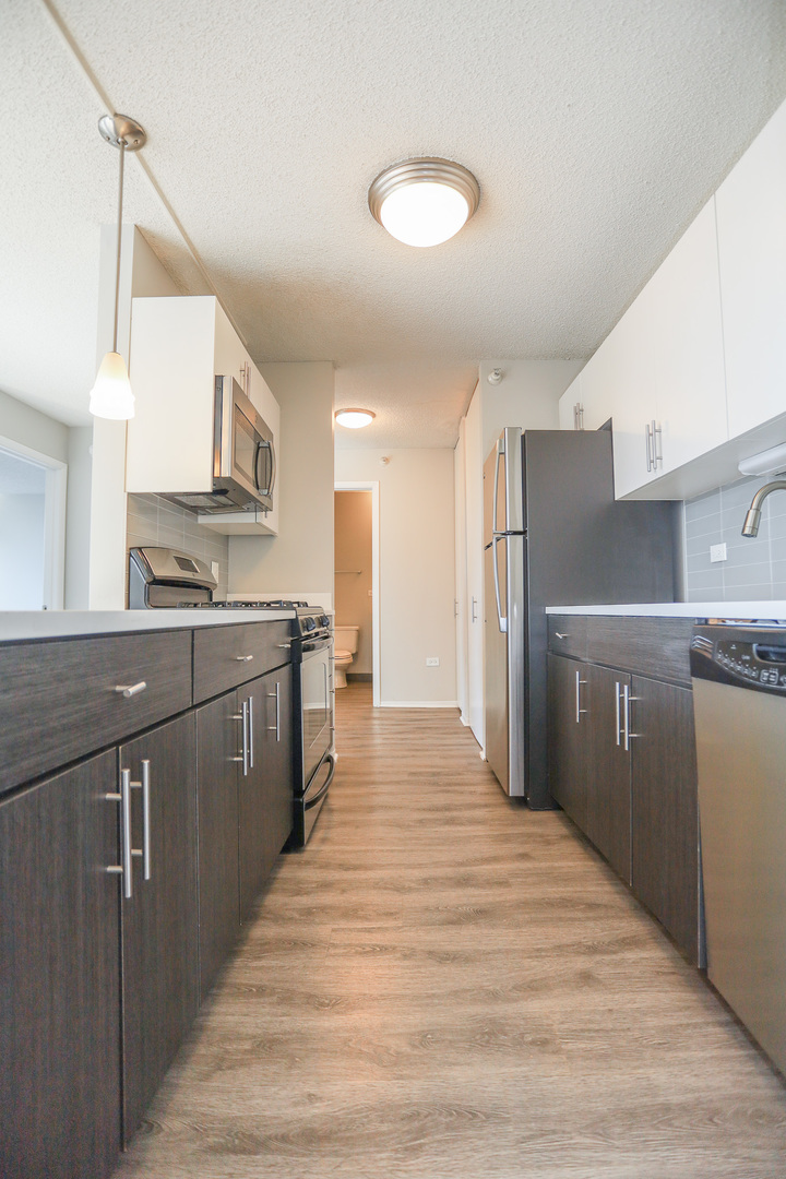 180 N Jefferson Street 2710 Property Photo 7