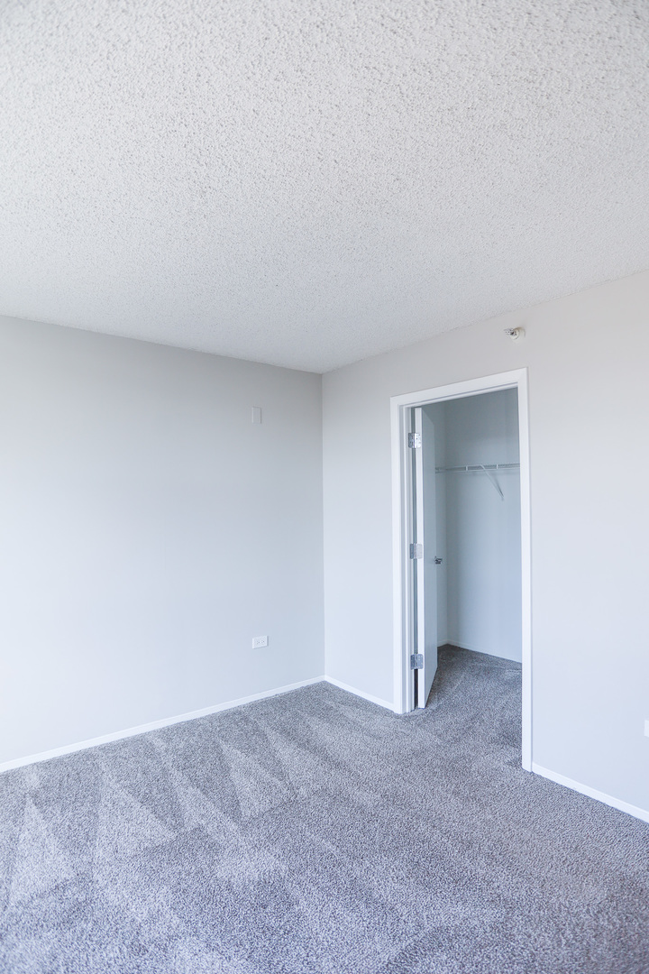 180 N Jefferson Street 2710 Property Photo 10