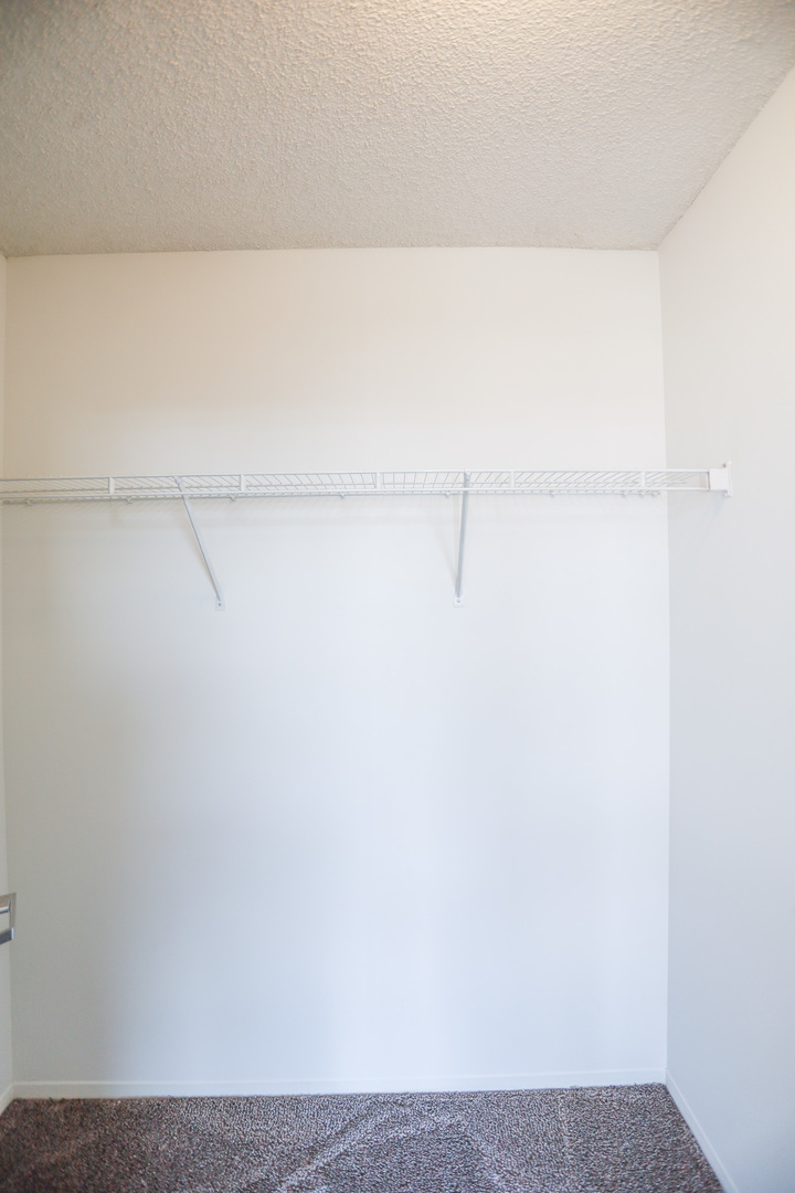 180 N Jefferson Street 2710 Property Photo 12