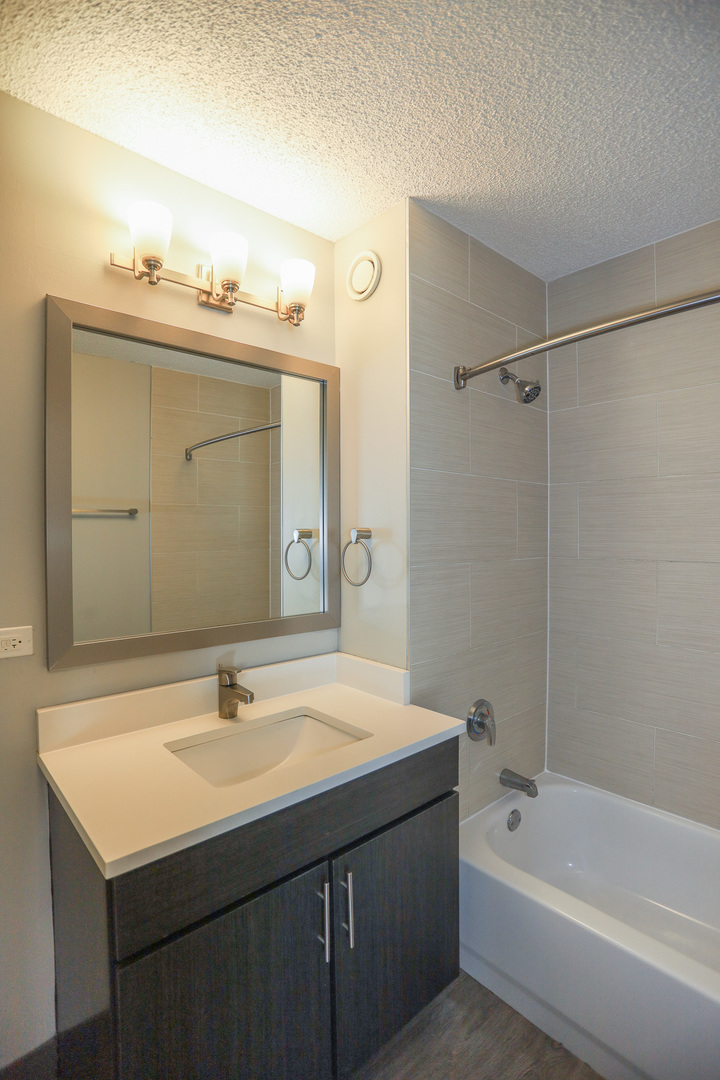 180 N Jefferson Street 2710 Property Photo 14
