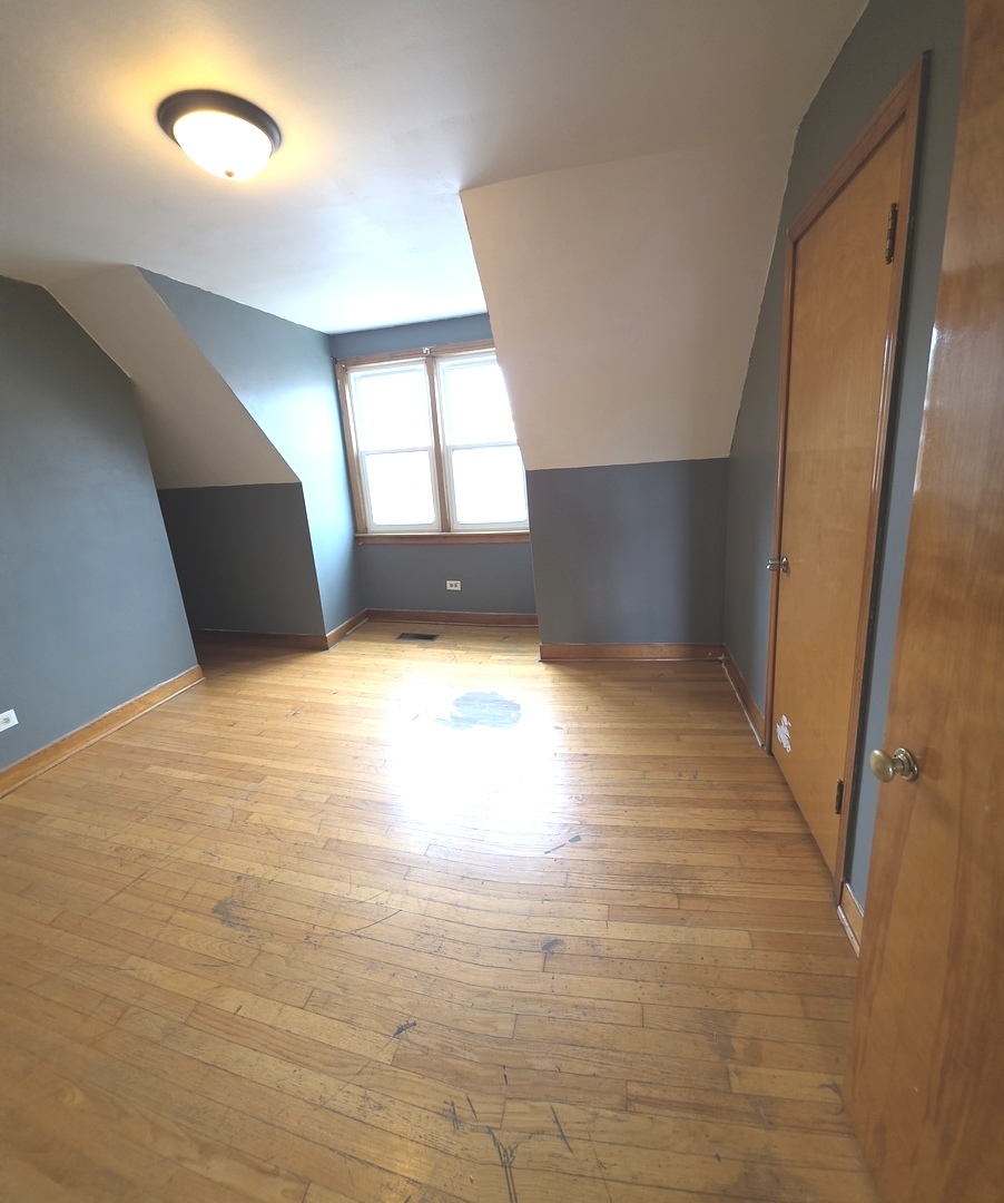 5247 W Fullerton Avenue Property Photo 8