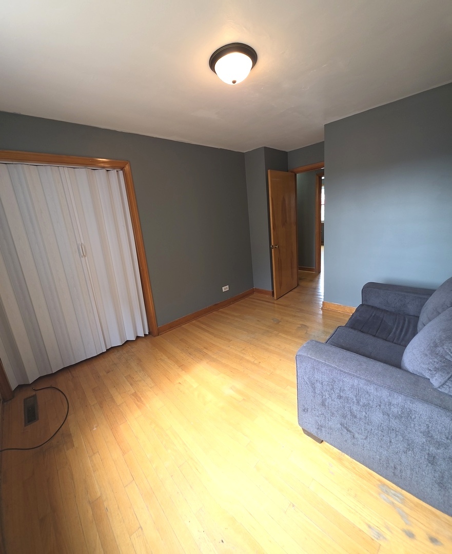 5247 W Fullerton Avenue Property Photo 10