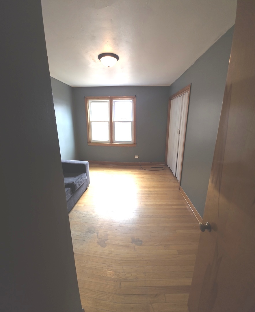 5247 W Fullerton Avenue Property Photo 11