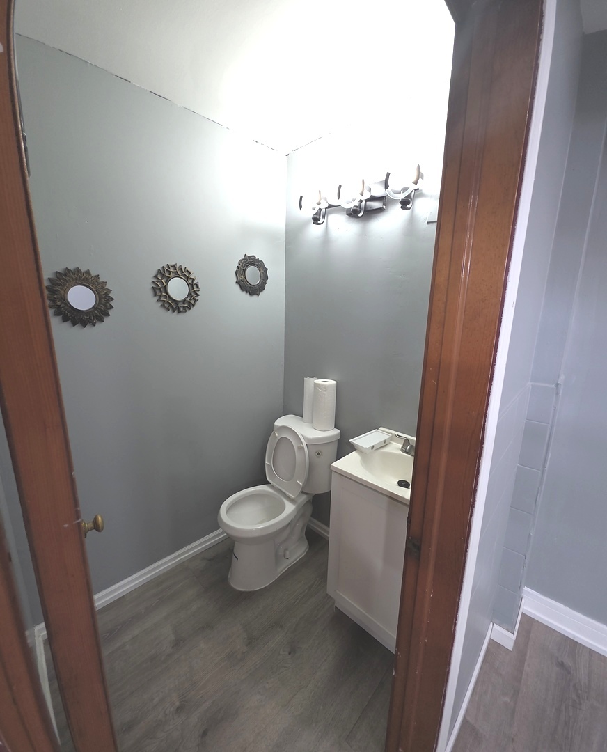 5247 W Fullerton Avenue Property Photo 20