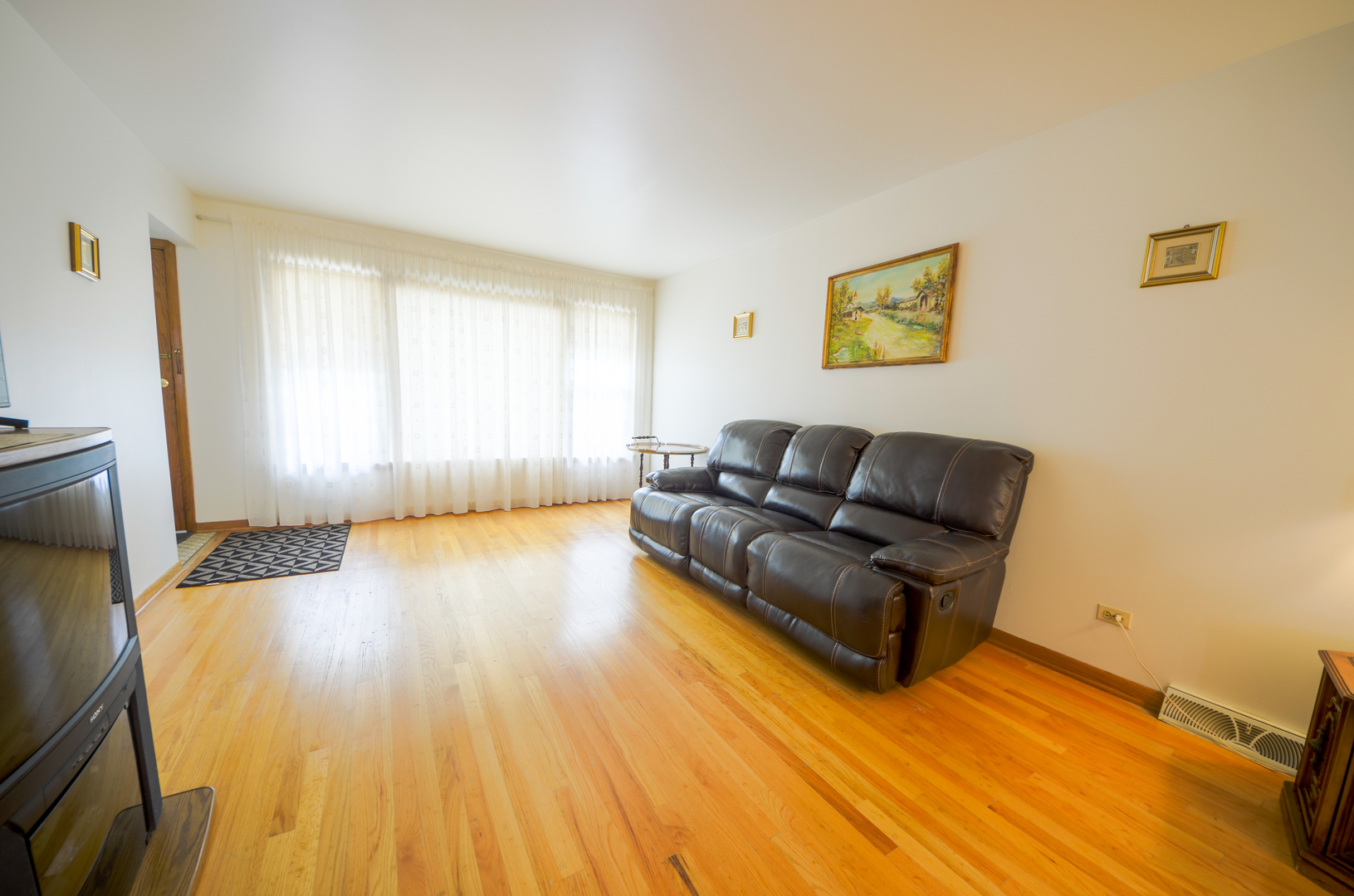 3836 N Oconto Avenue Property Photo 4