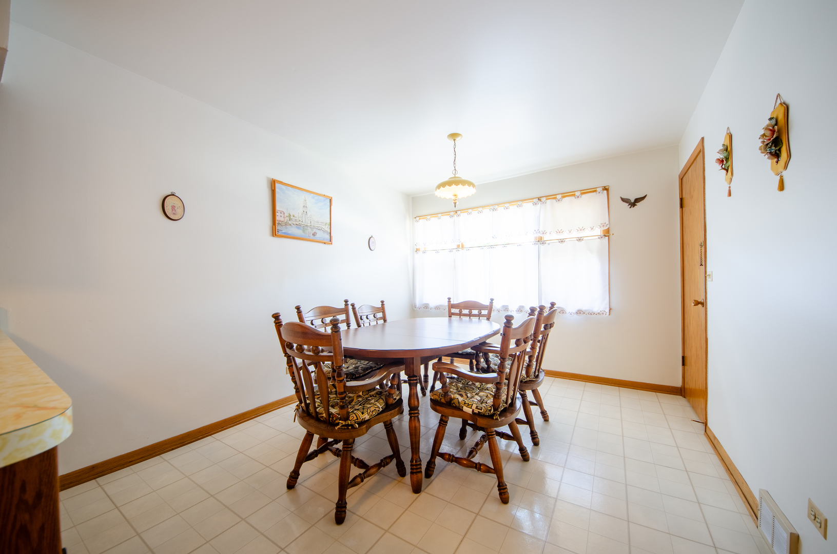 3836 N Oconto Avenue Property Photo 7