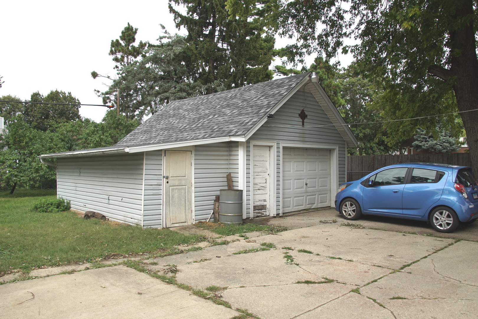 347 S S Lake Street Property Photo 3