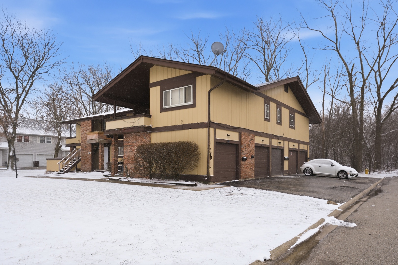 19425 Oak Avenue Property Photo 1