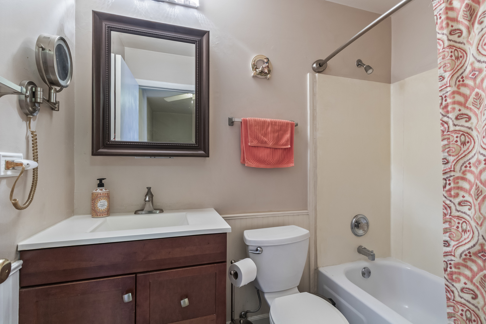 1585 Cove Drive Property Photo 8