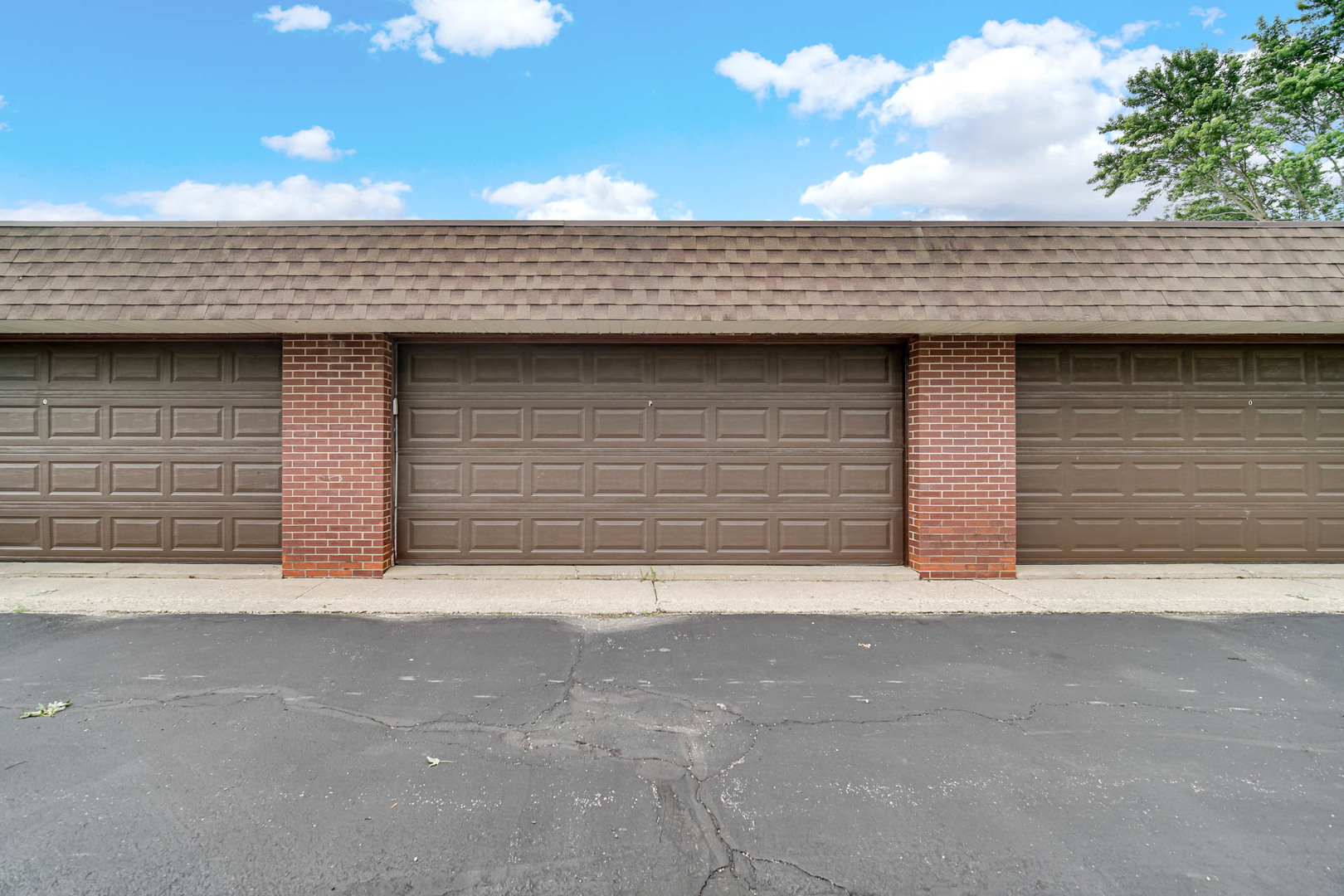 1030 S Fernandez Avenue 4-m Property Photo 4
