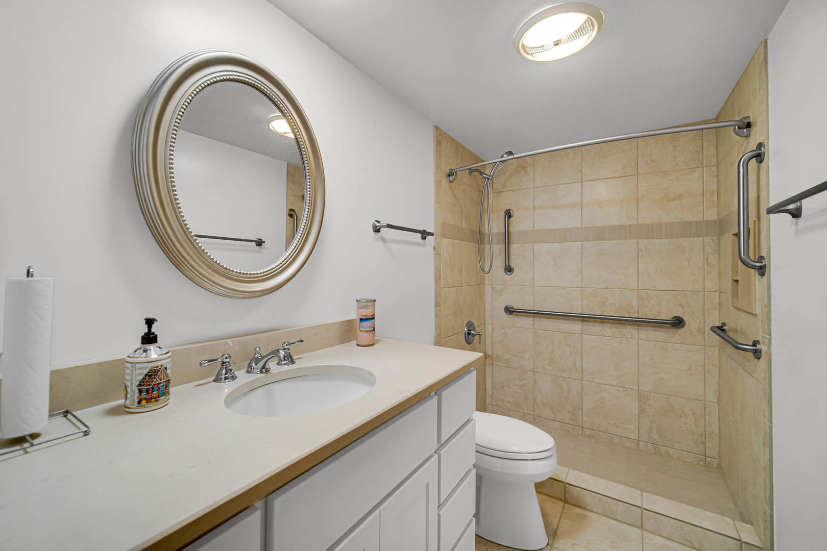 1030 S Fernandez Avenue 4-m Property Photo 8