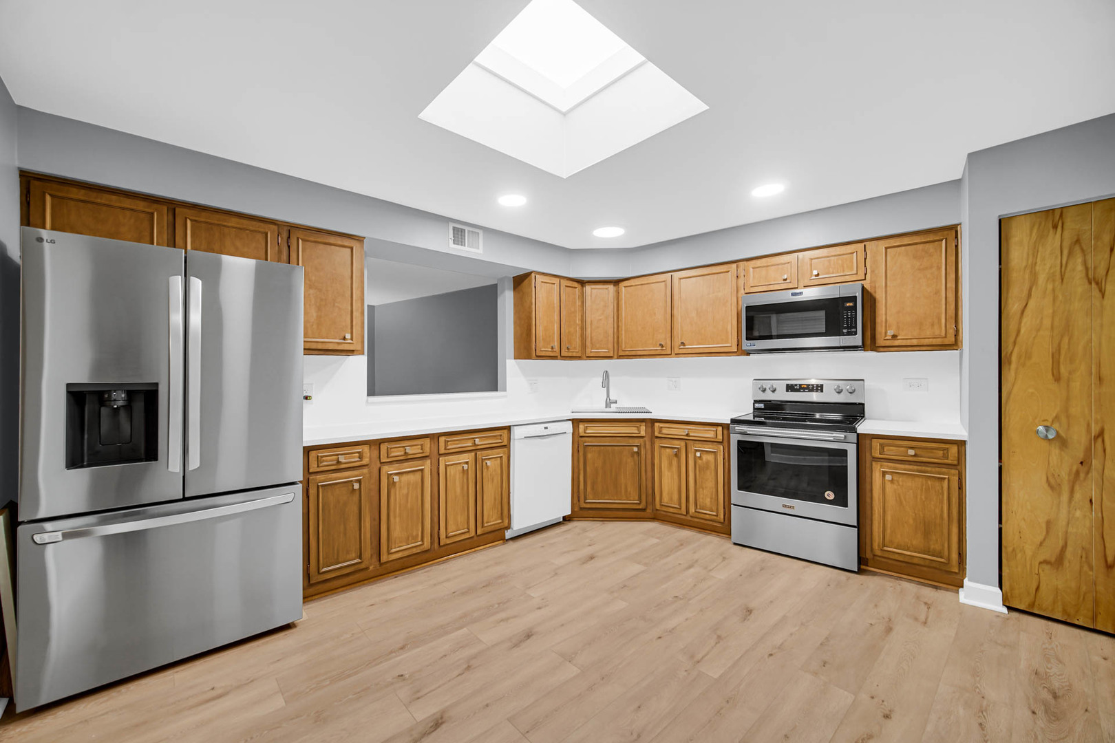 1030 S Fernandez Avenue 4-m Property Photo 12