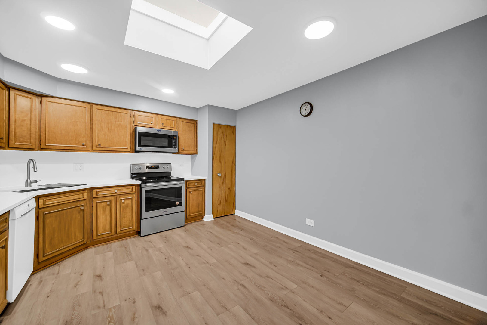 1030 S Fernandez Avenue 4-m Property Photo 14