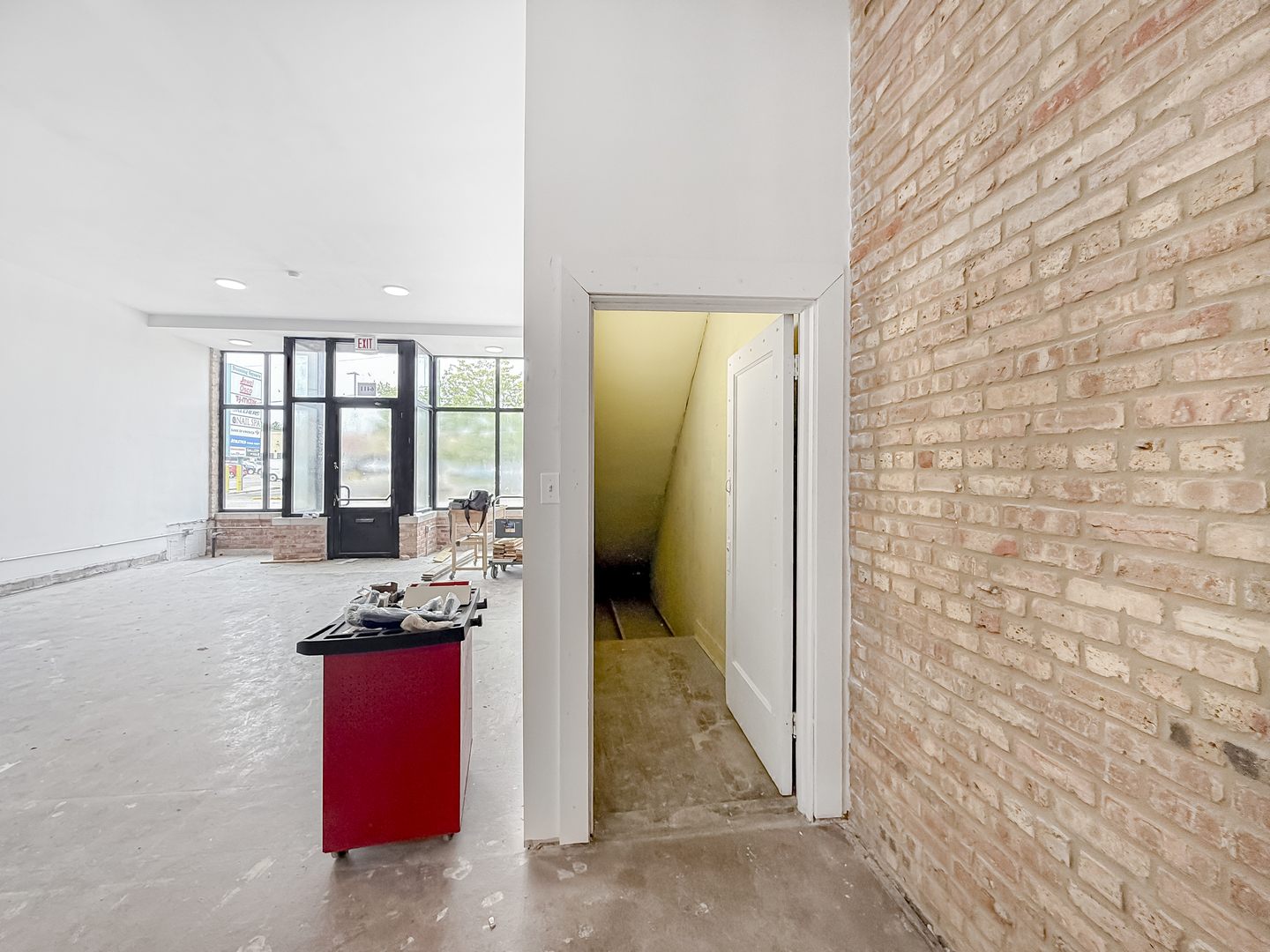 6411 W Irving Park Road Property Photo 9