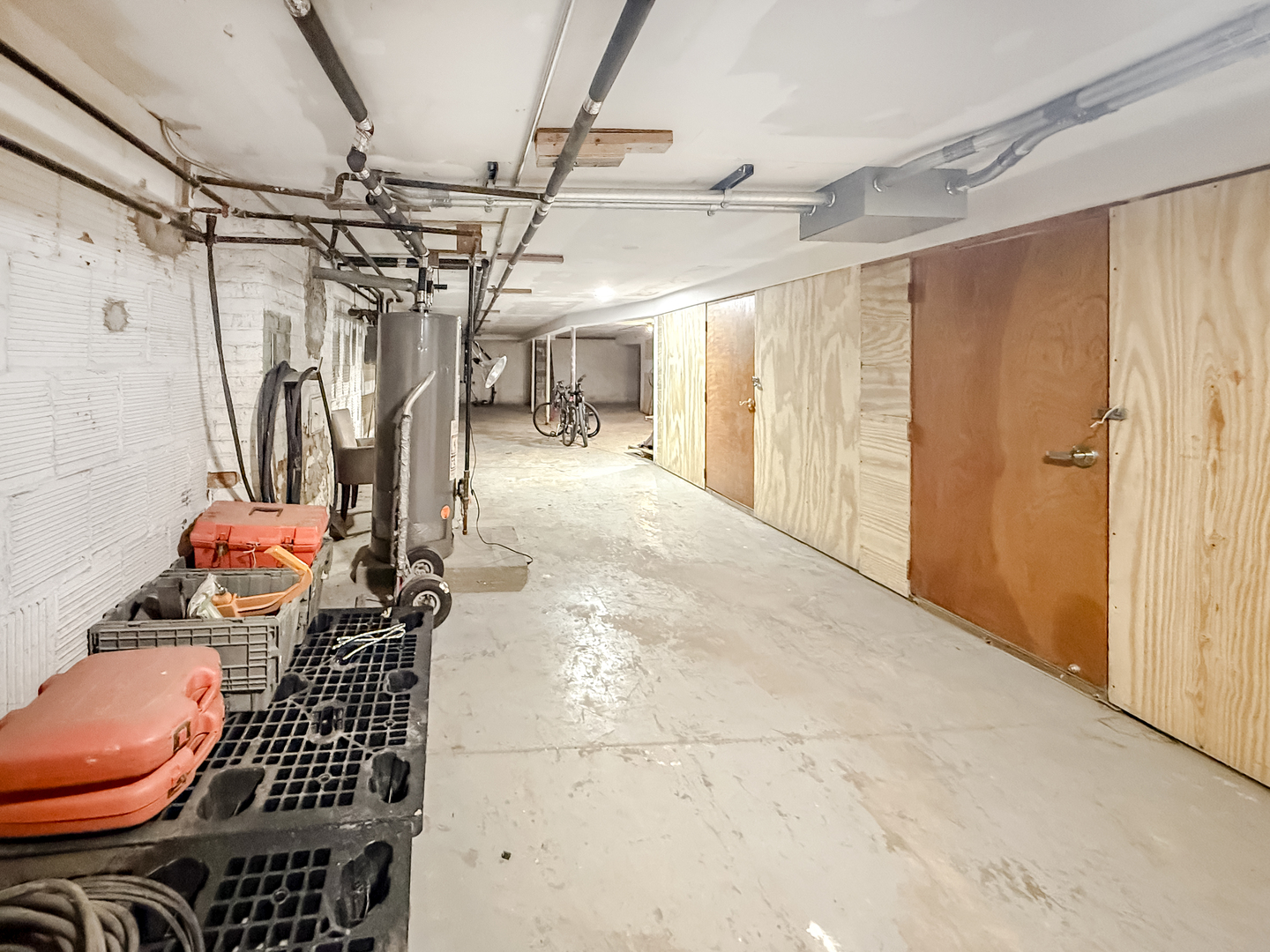 6411 W Irving Park Road Property Photo 10