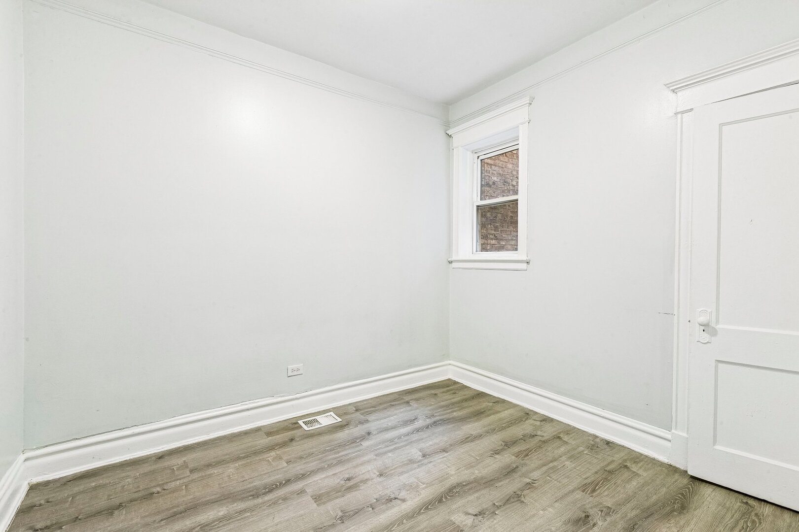 6344 S Eberhart Avenue Property Photo 12