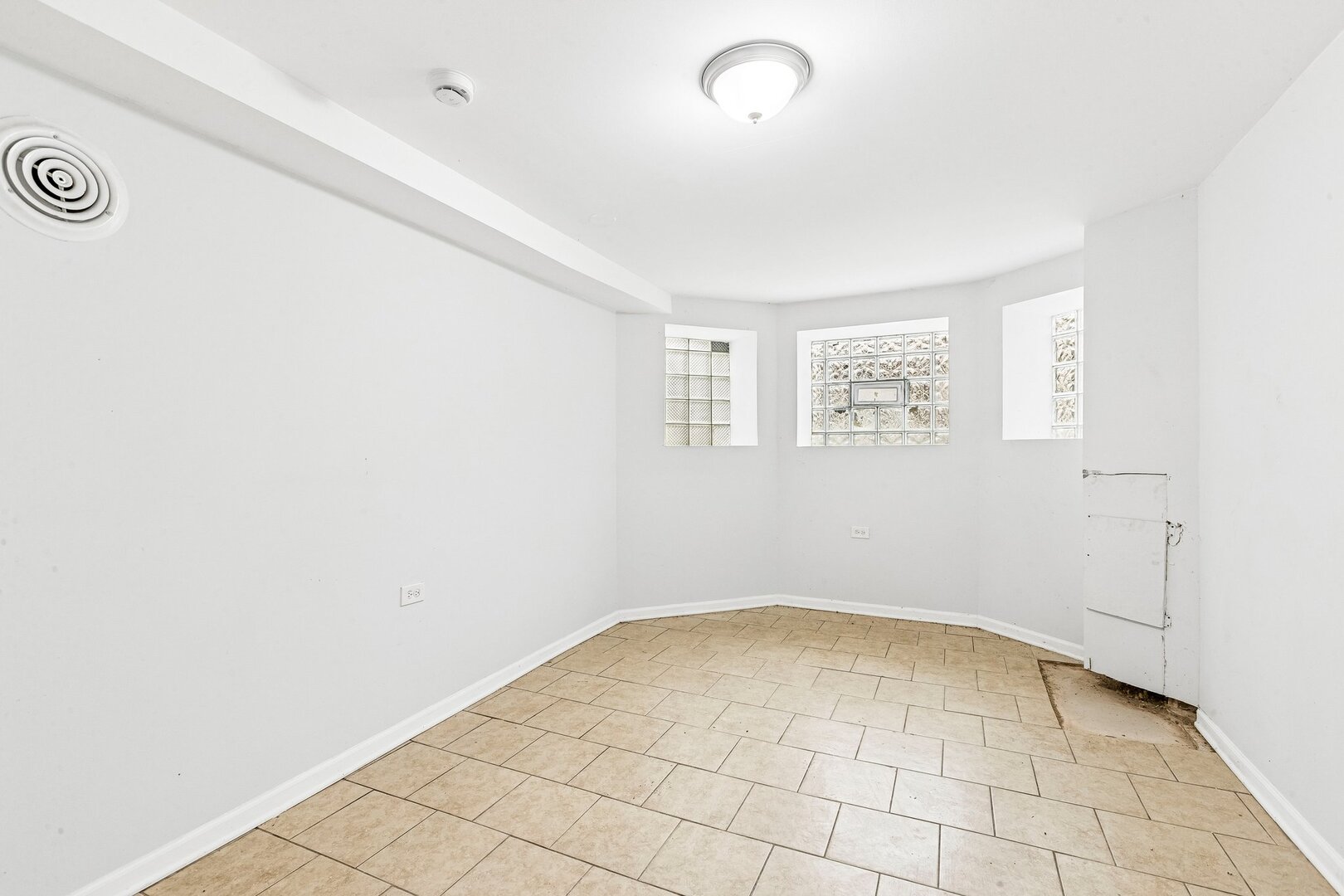 6344 S Eberhart Avenue Property Photo 15