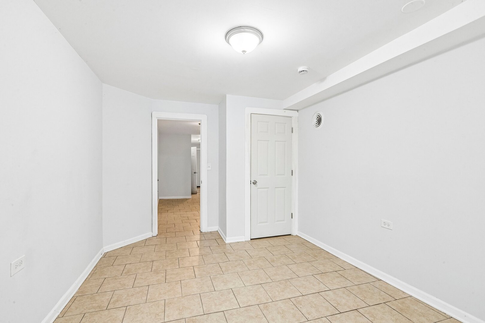 6344 S Eberhart Avenue Property Photo 18