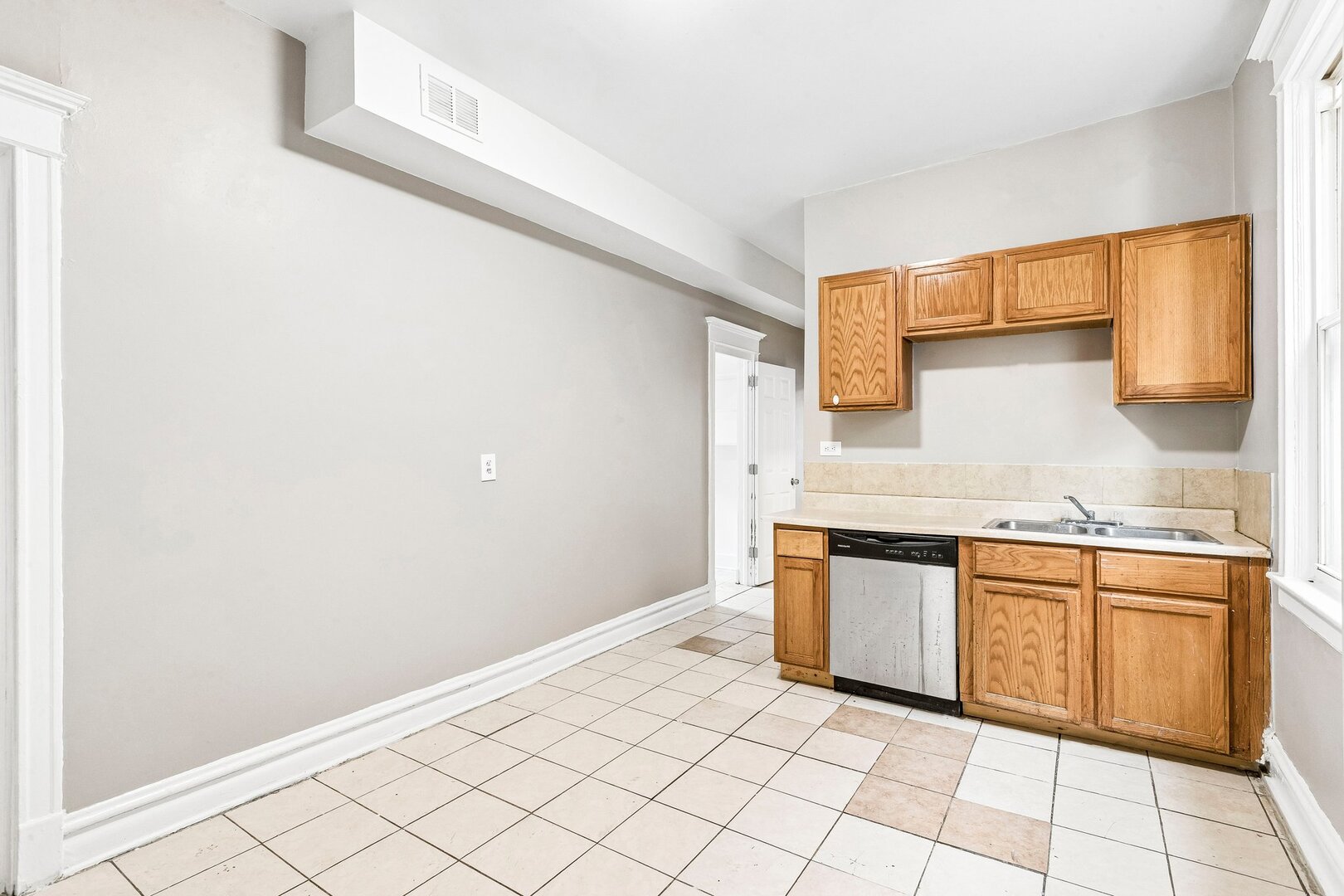 6344 S Eberhart Avenue Property Photo 31