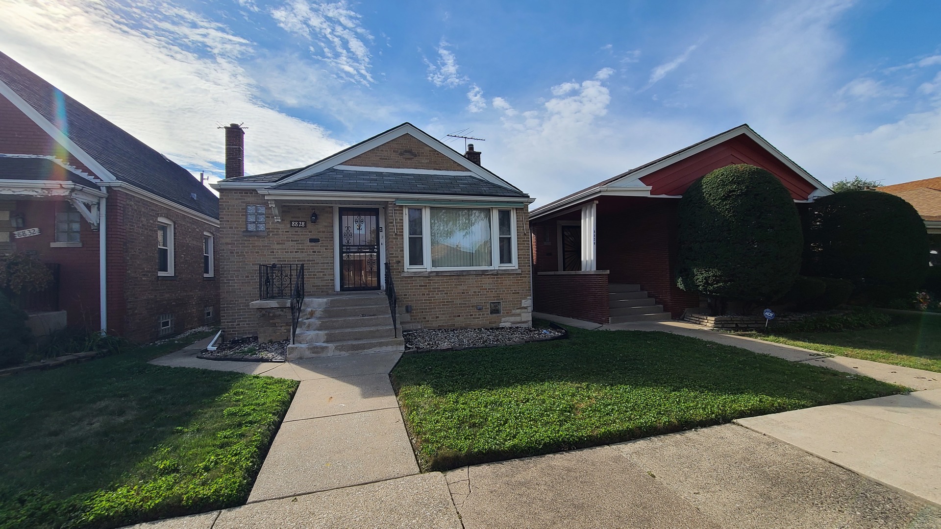 8828 S Ridgeland Avenue Property Photo 1