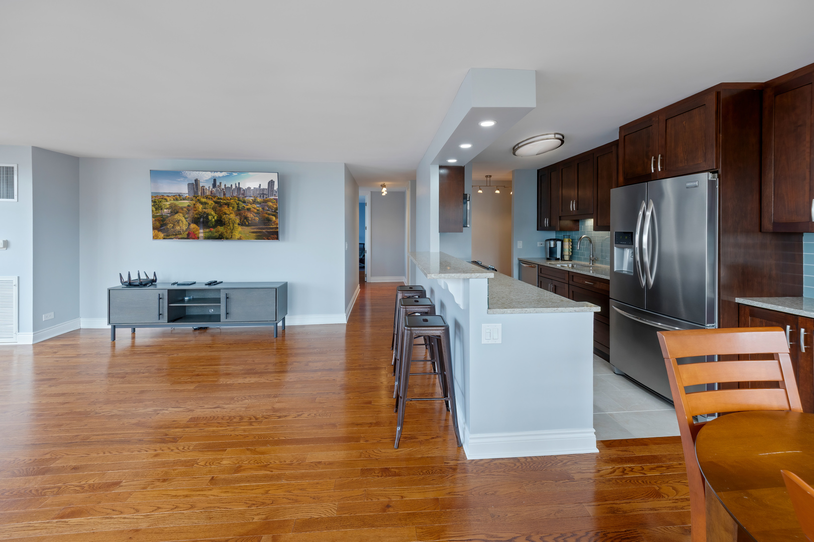 2650 N Lakeview Avenue 1201 Property Photo 16