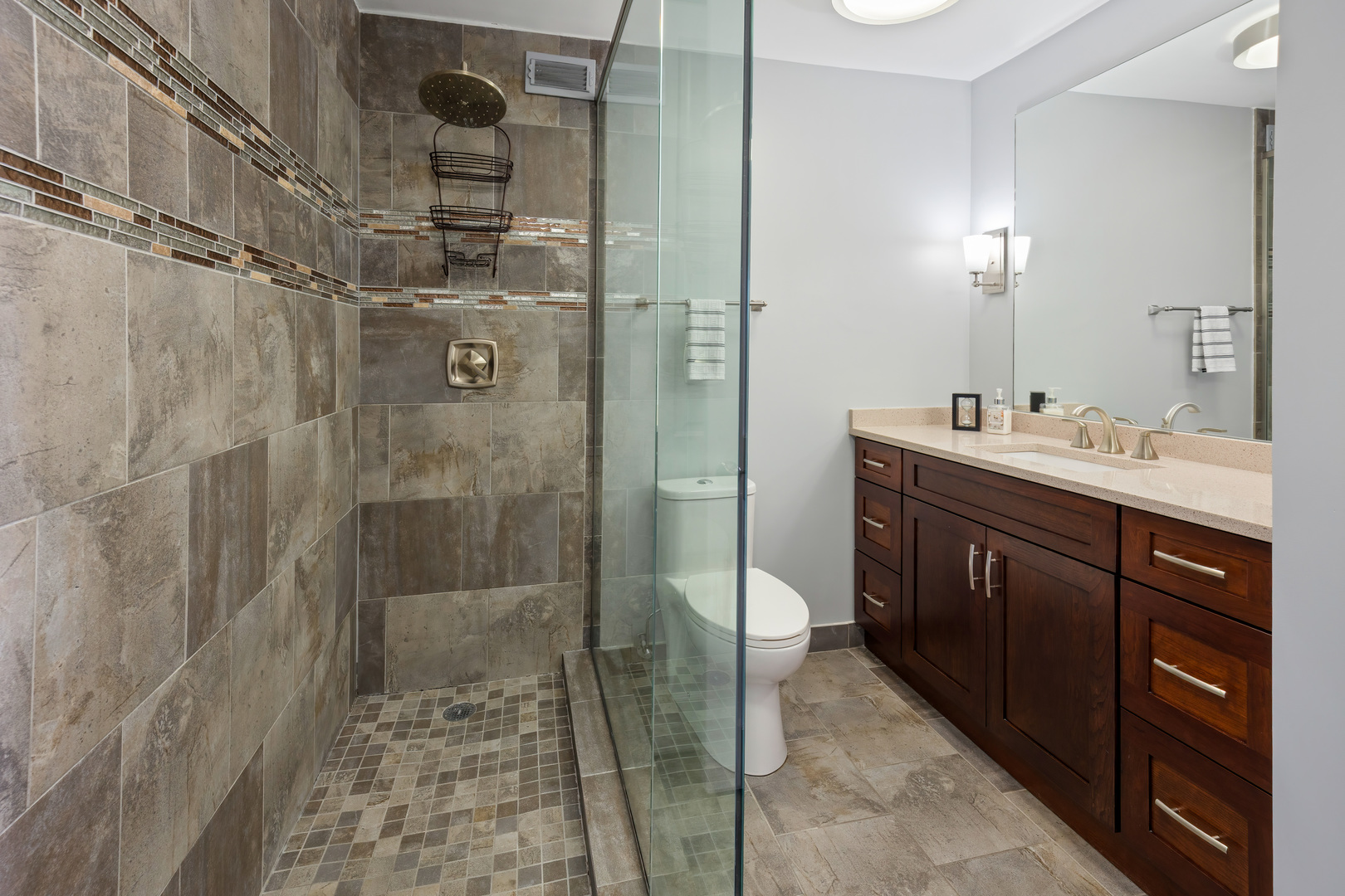 2650 N Lakeview Avenue 1201 Property Photo 21