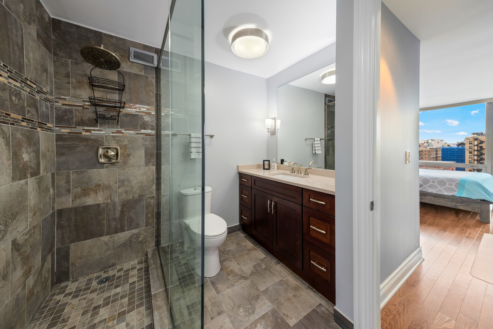 2650 N Lakeview Avenue 1201 Property Photo 22