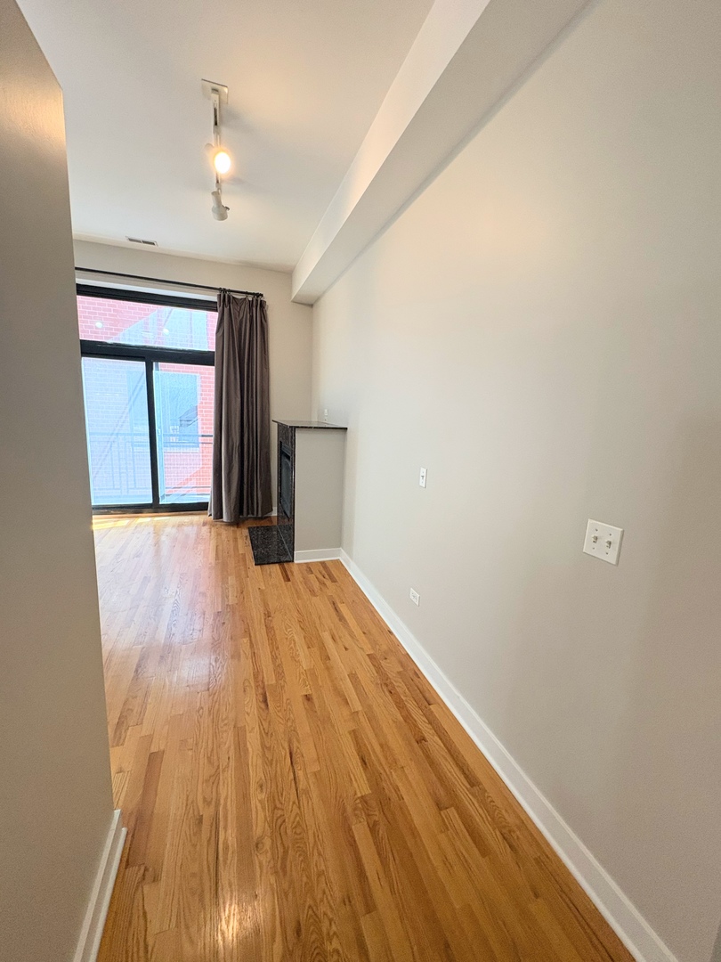 2 S Leavitt Street 308 Property Photo 5