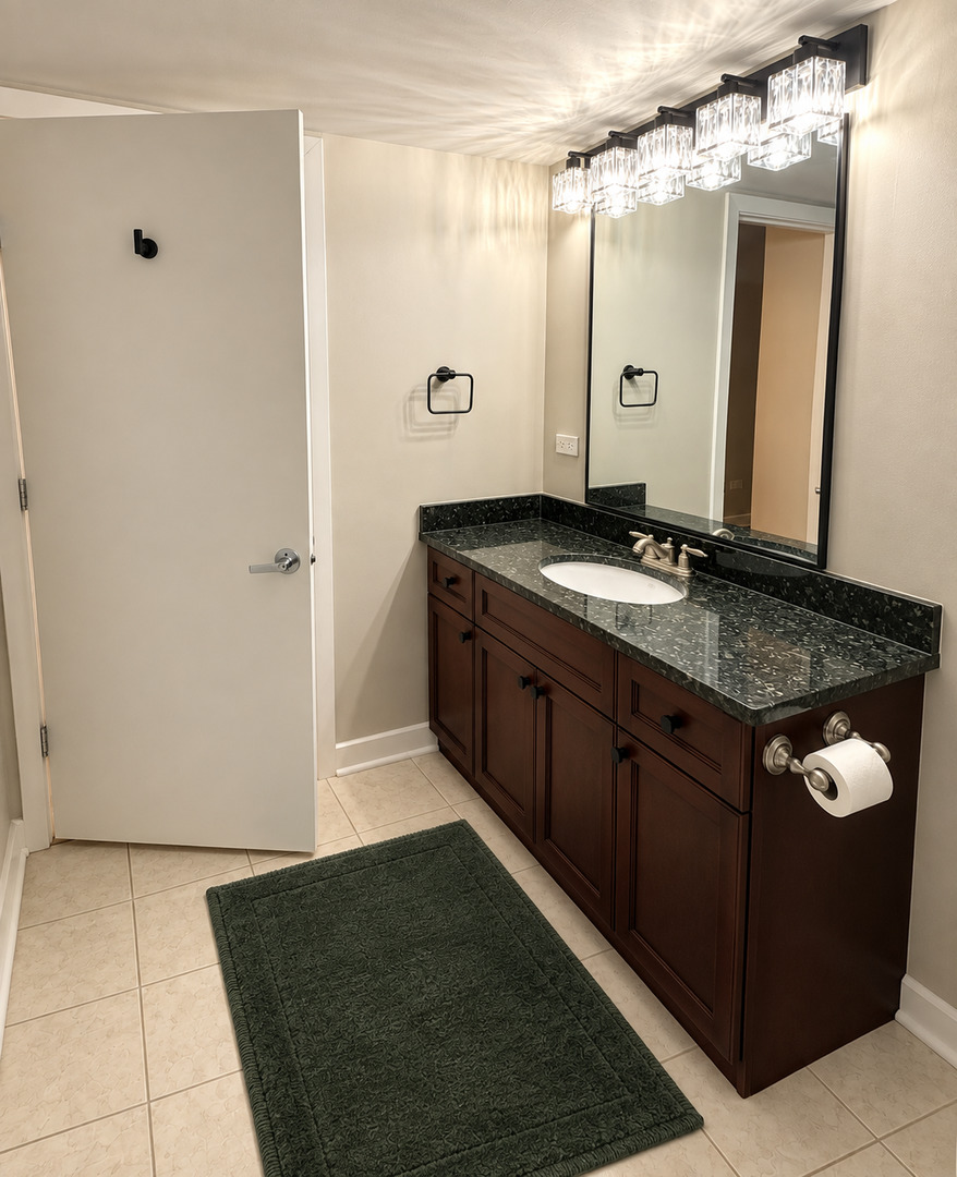 2 S Leavitt Street 308 Property Photo 6