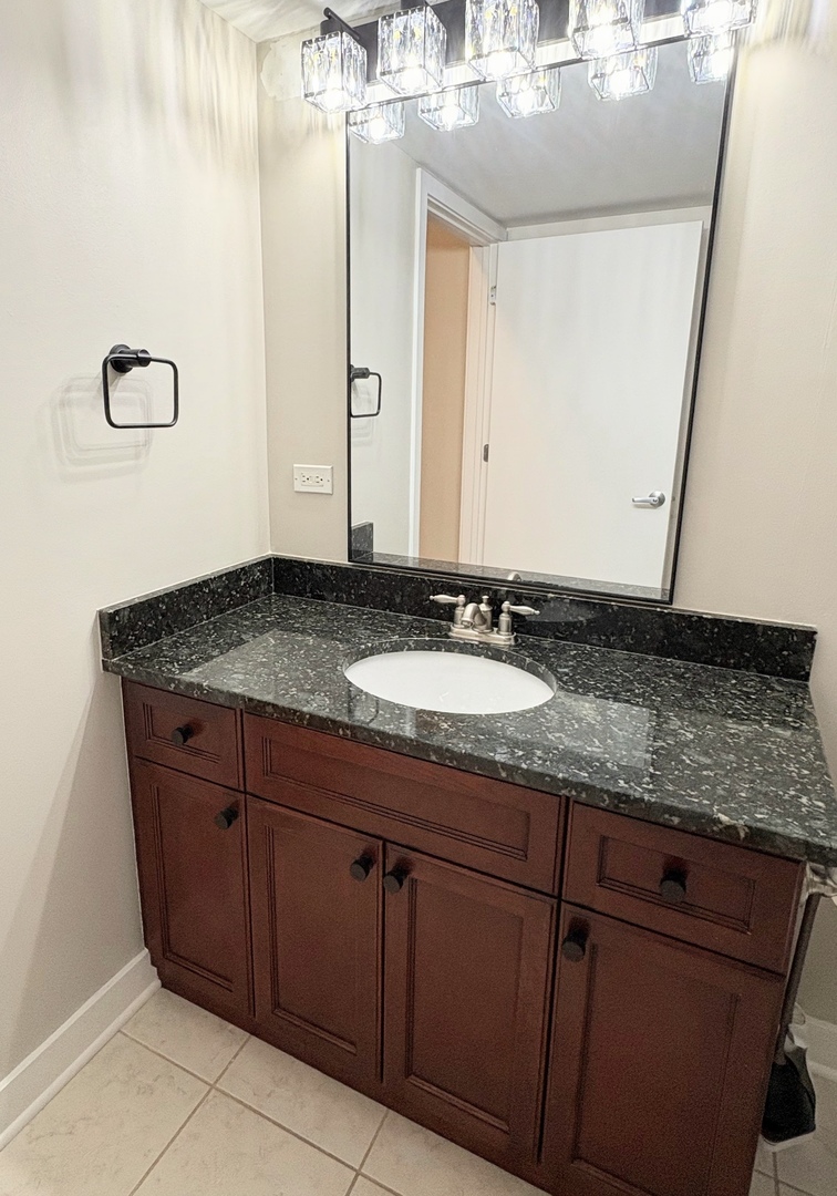 2 S Leavitt Street 308 Property Photo 8
