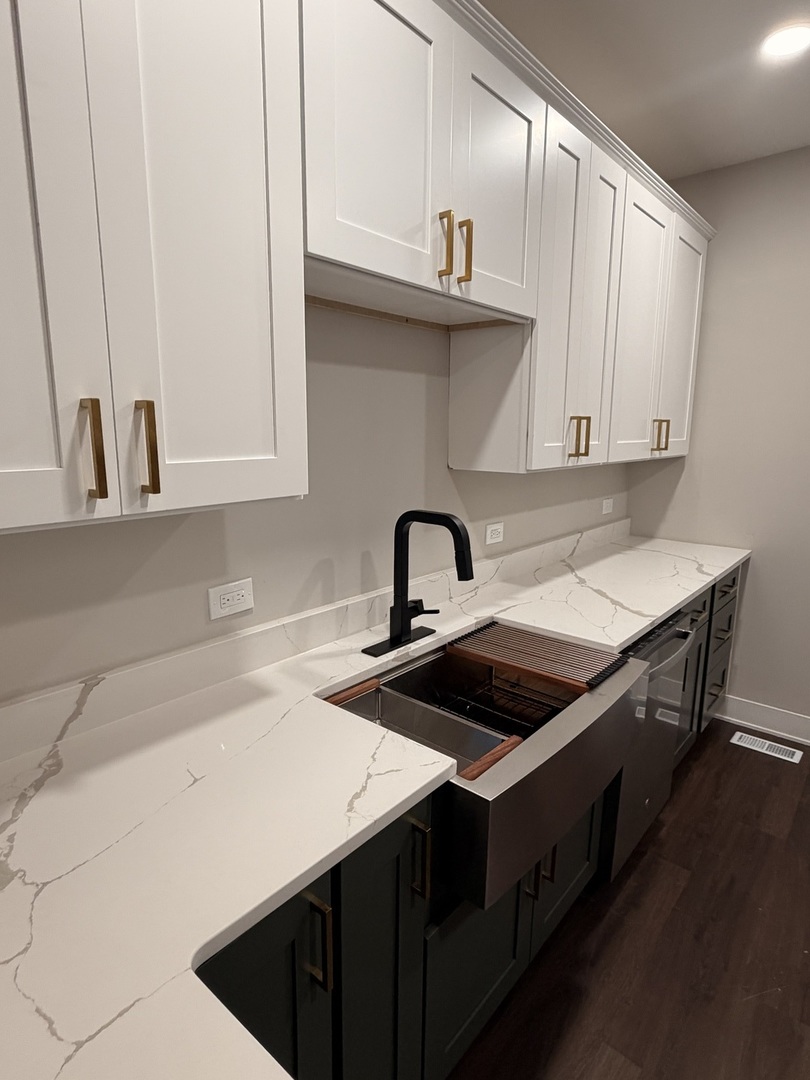 3823 W Wabansia Avenue Property Photo 7