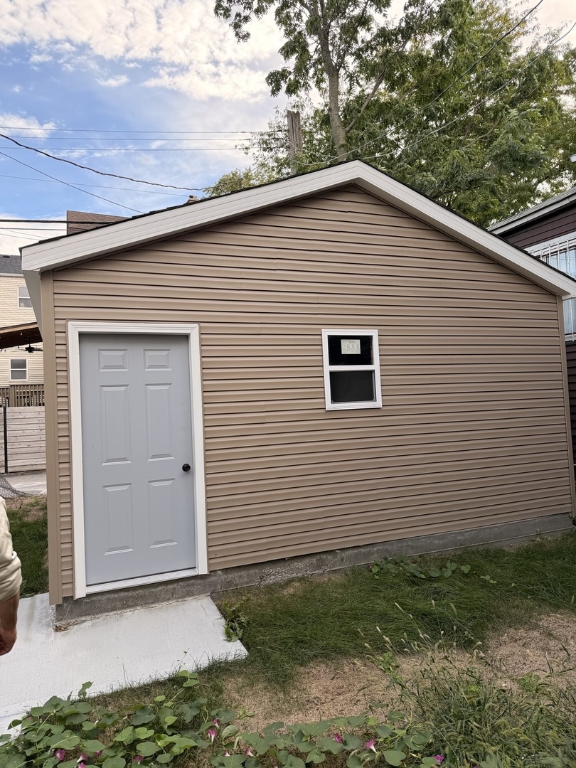 3823 W Wabansia Avenue Property Photo 18