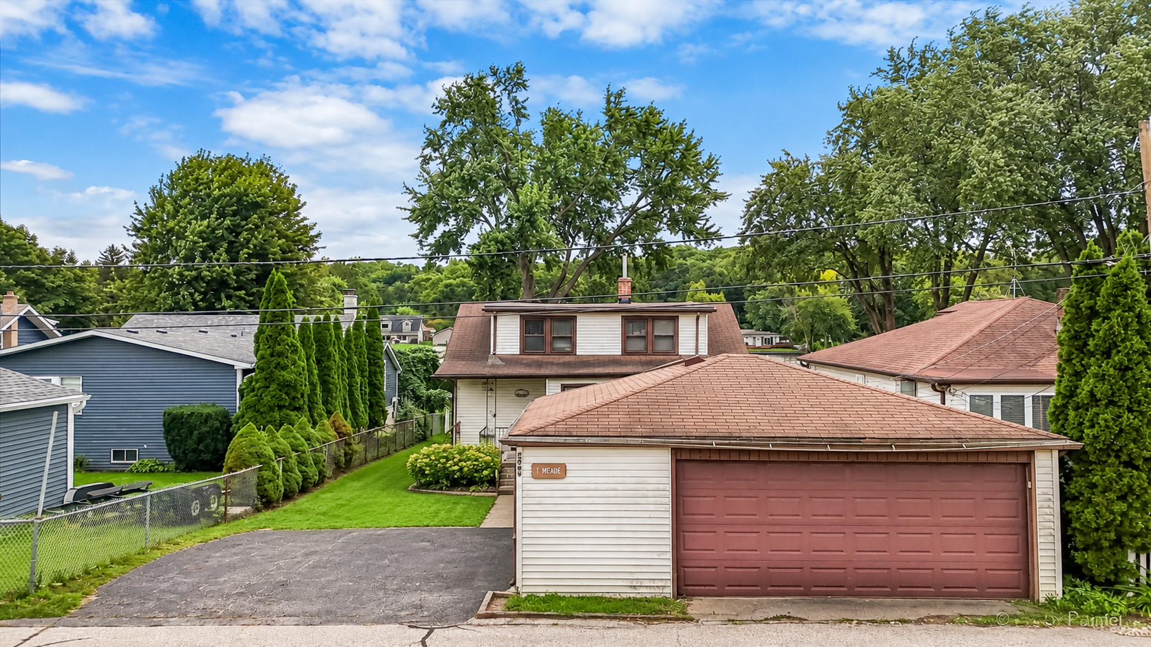 2409 Grove Lane Property Photo 4