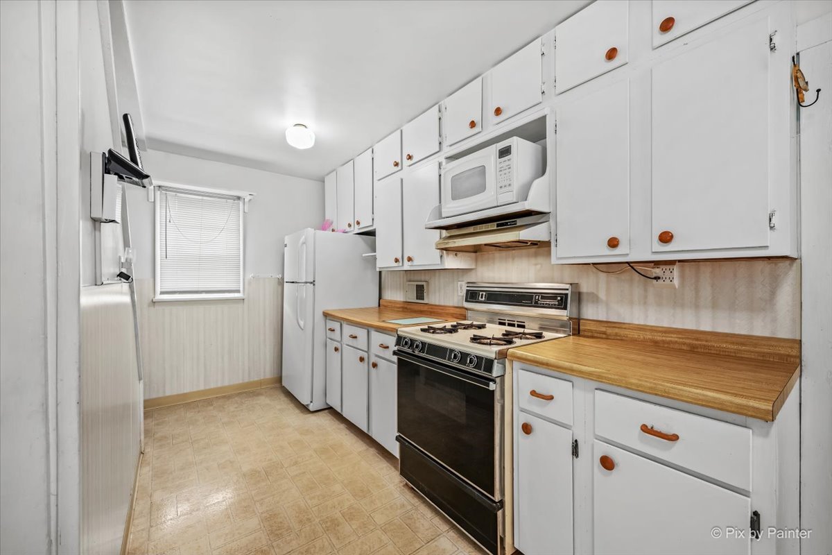 2409 Grove Lane Property Photo 11