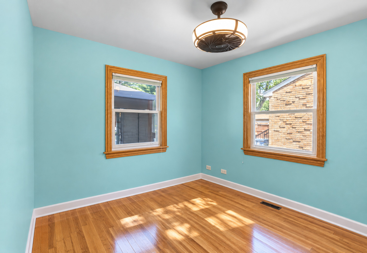 218 N Marion Avenue Property Photo 5
