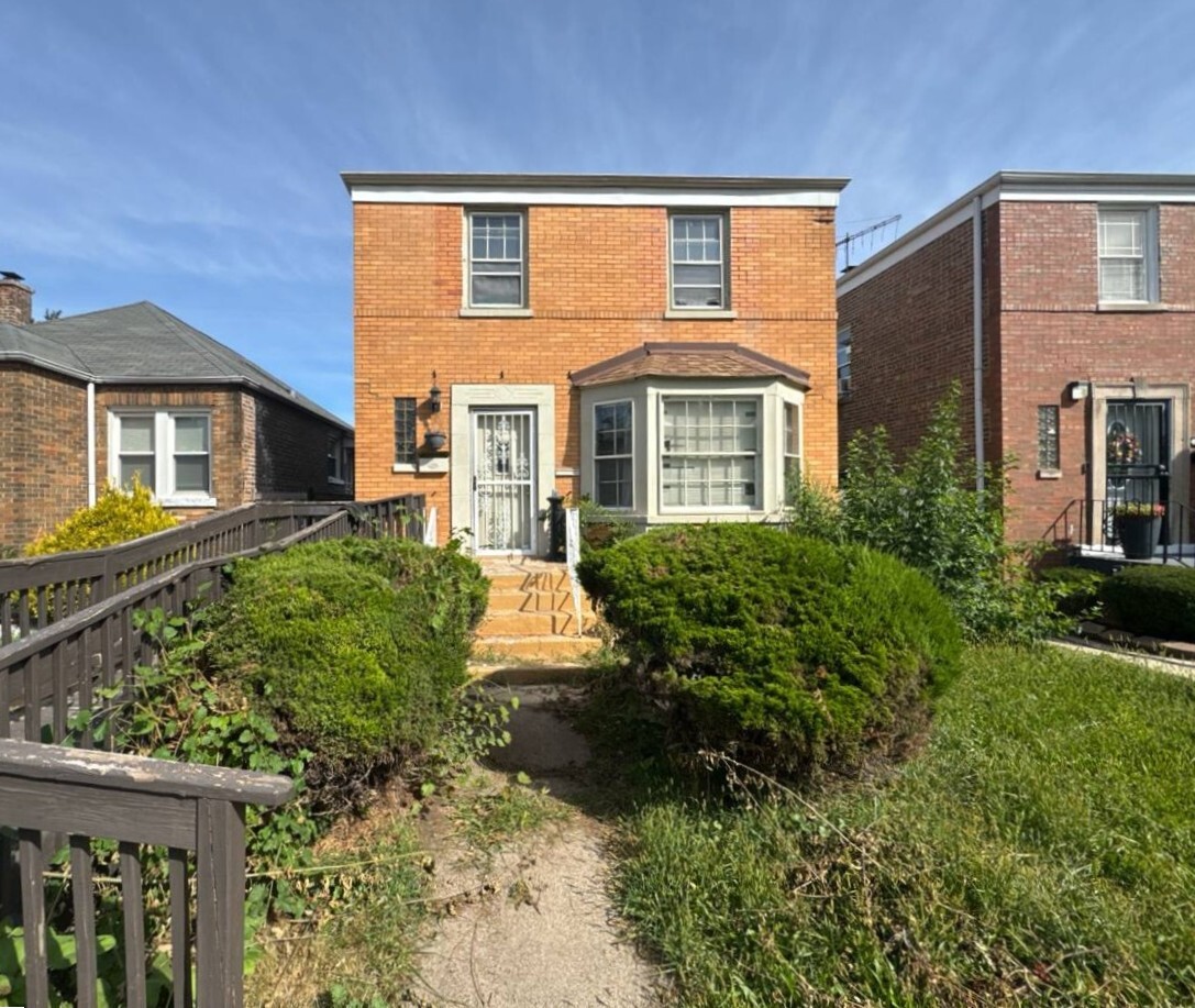 644 E 100th Place Property Photo 1