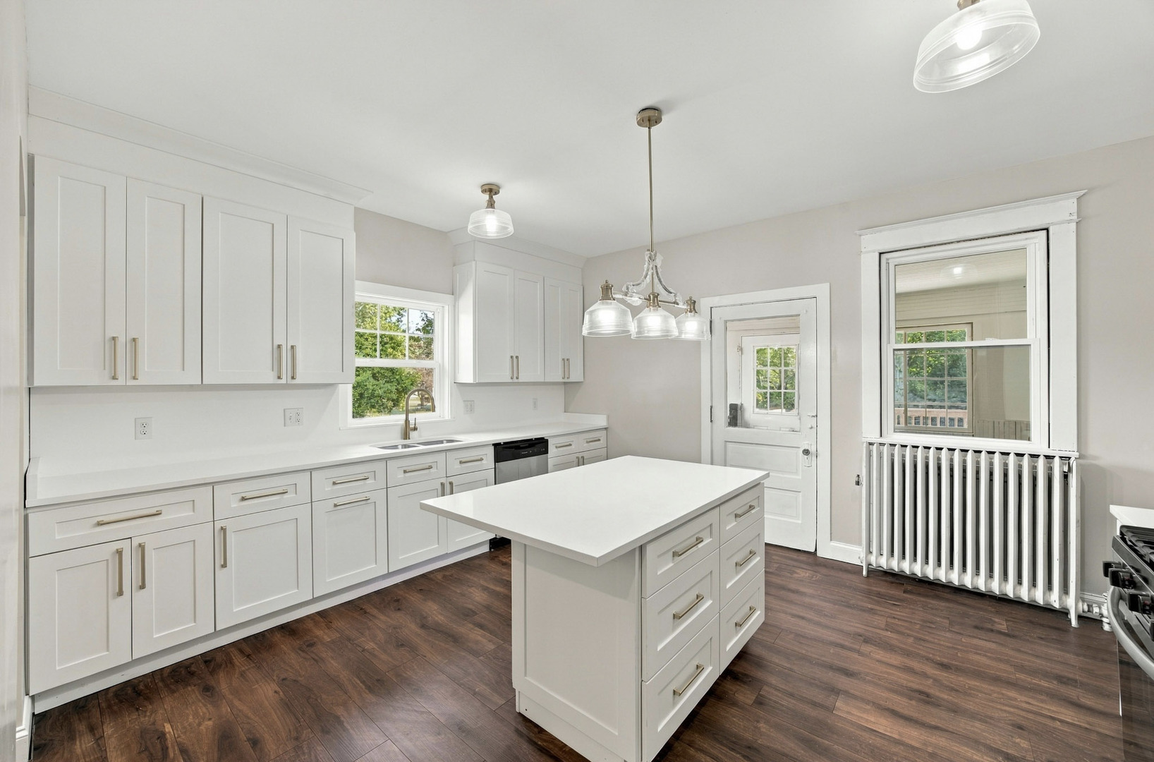 201 E North Street Property Photo 6
