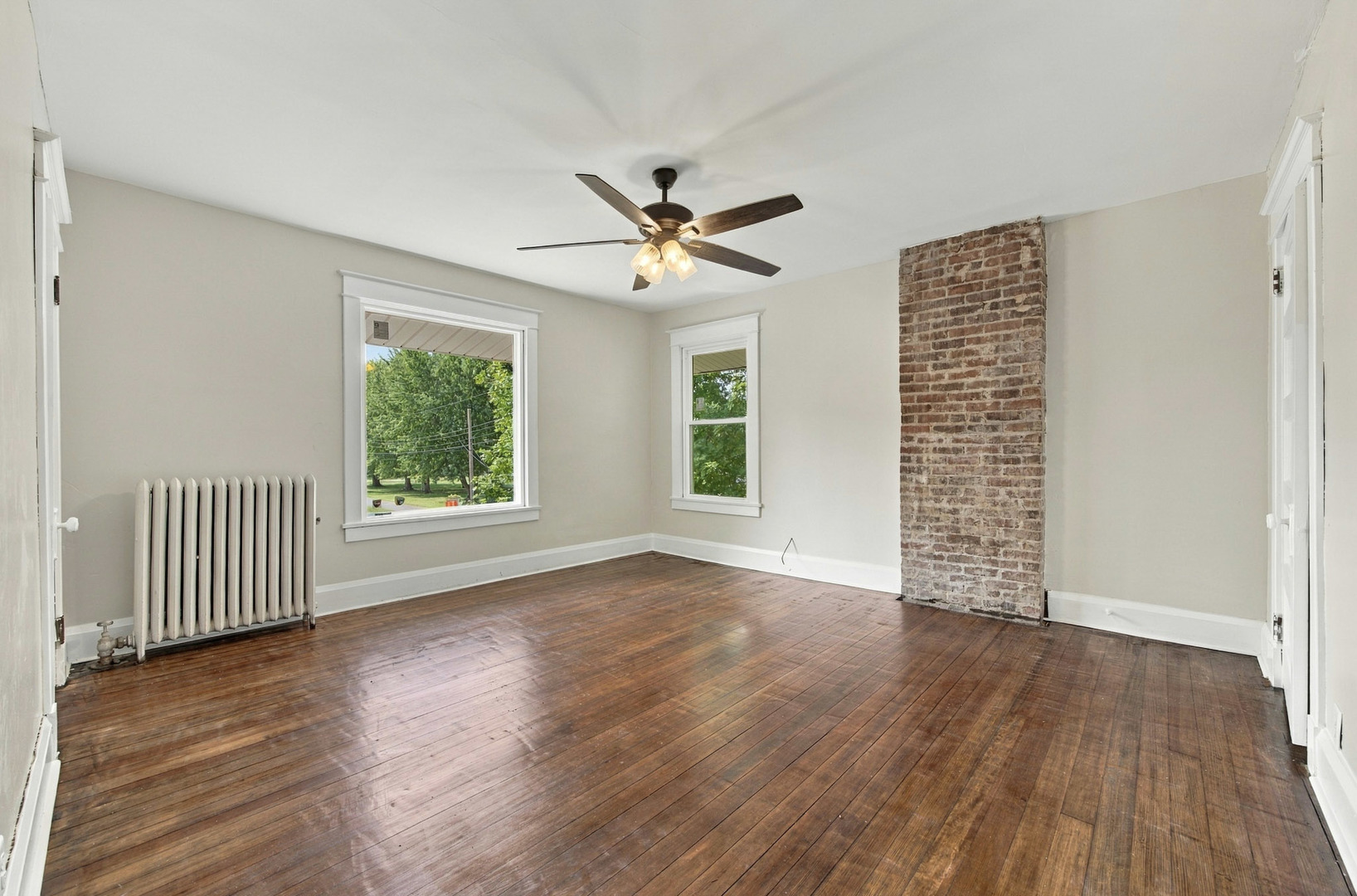 201 E North Street Property Photo 29