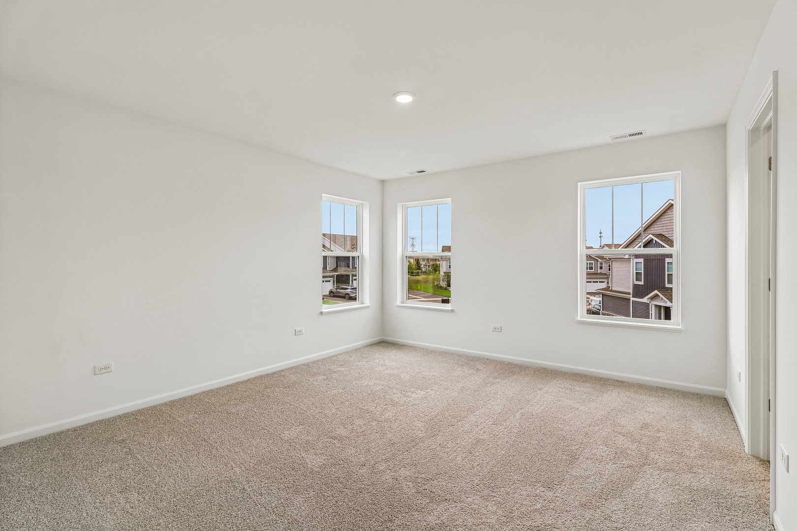 649 Cassia Court Property Photo 4