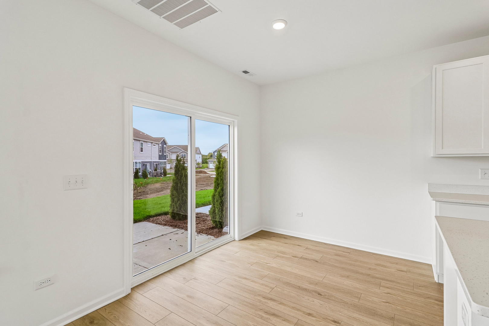 649 Cassia Court Property Photo 8
