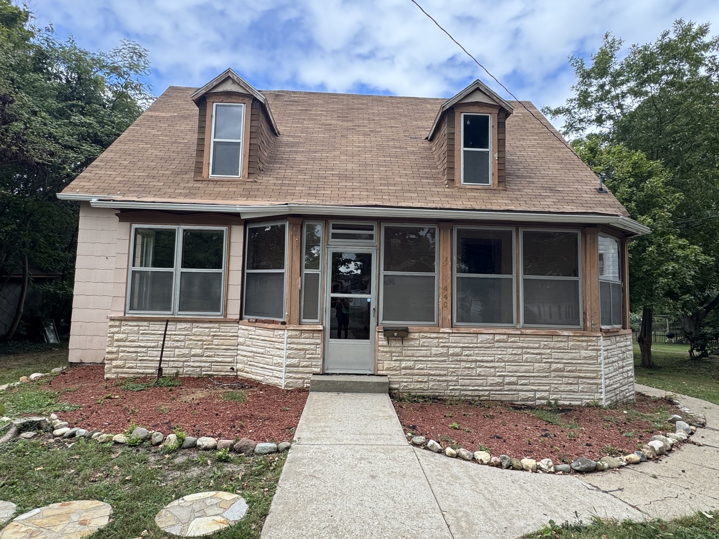 440 E Park Street Property Photo 1