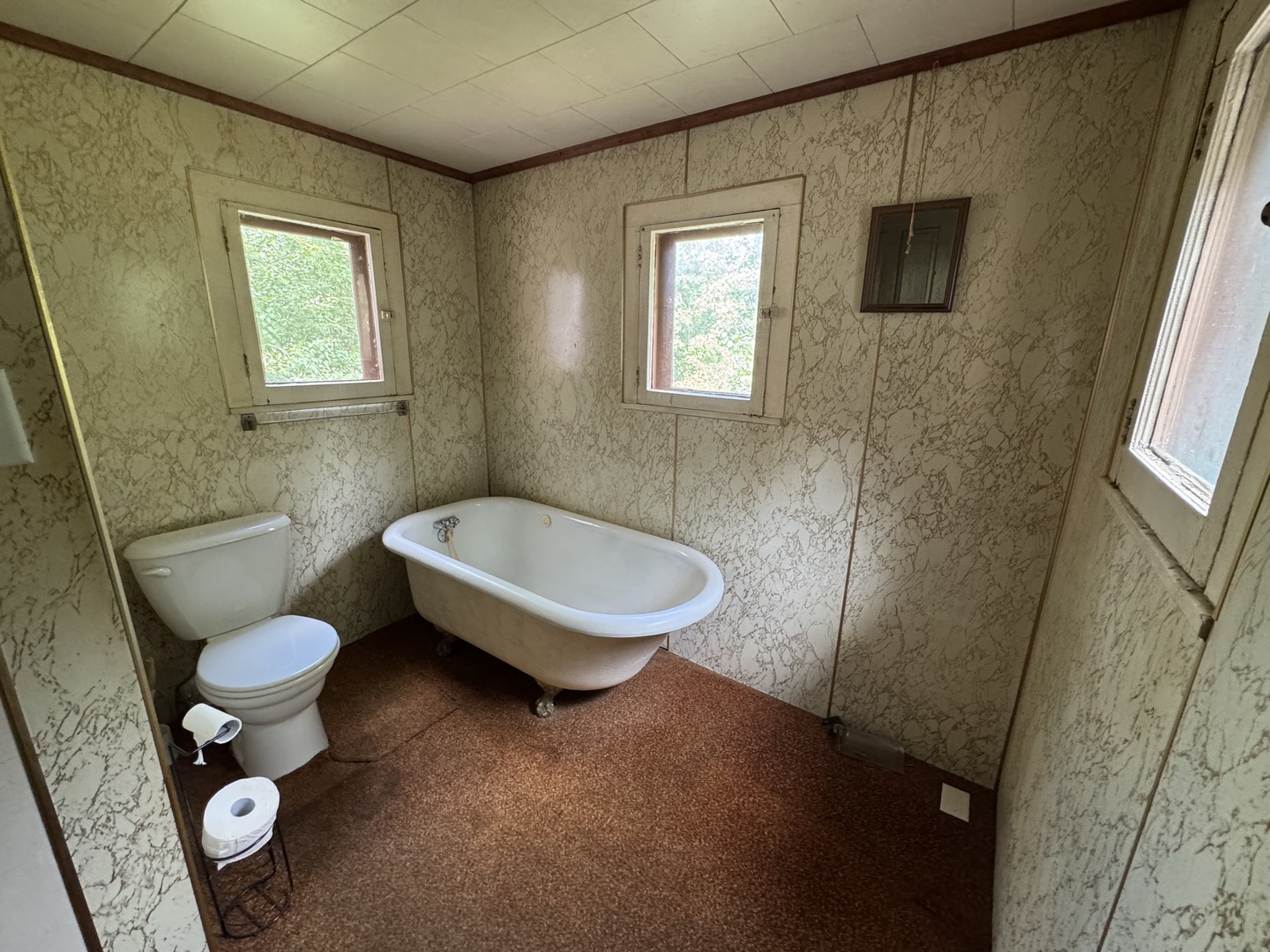 440 E Park Street Property Photo 18