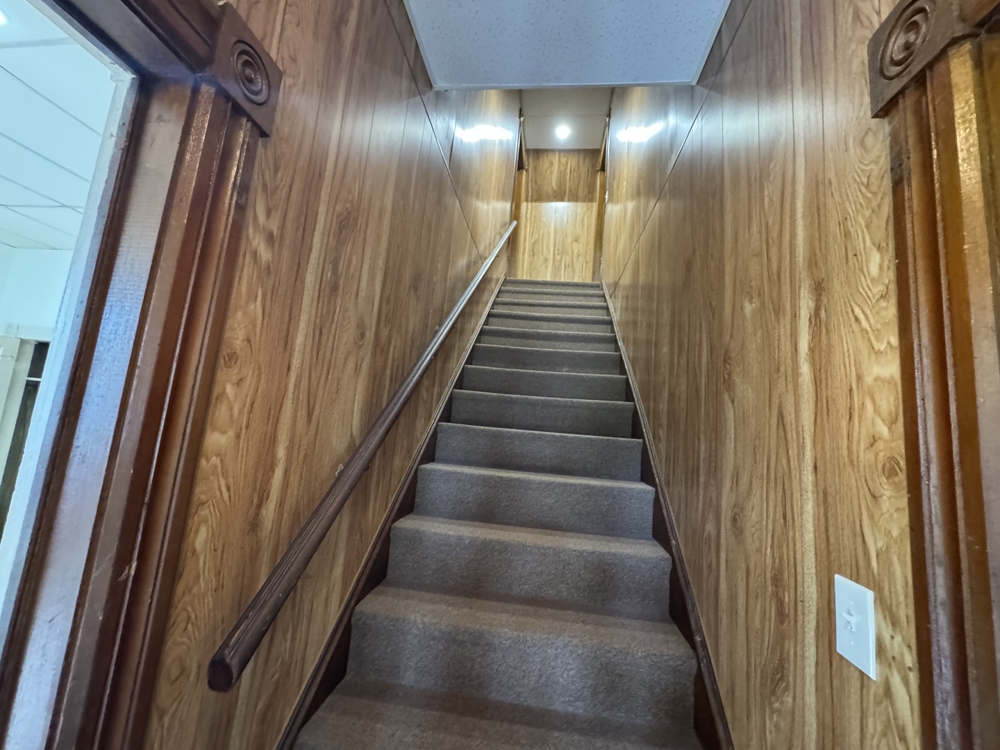 440 E Park Street Property Photo 19