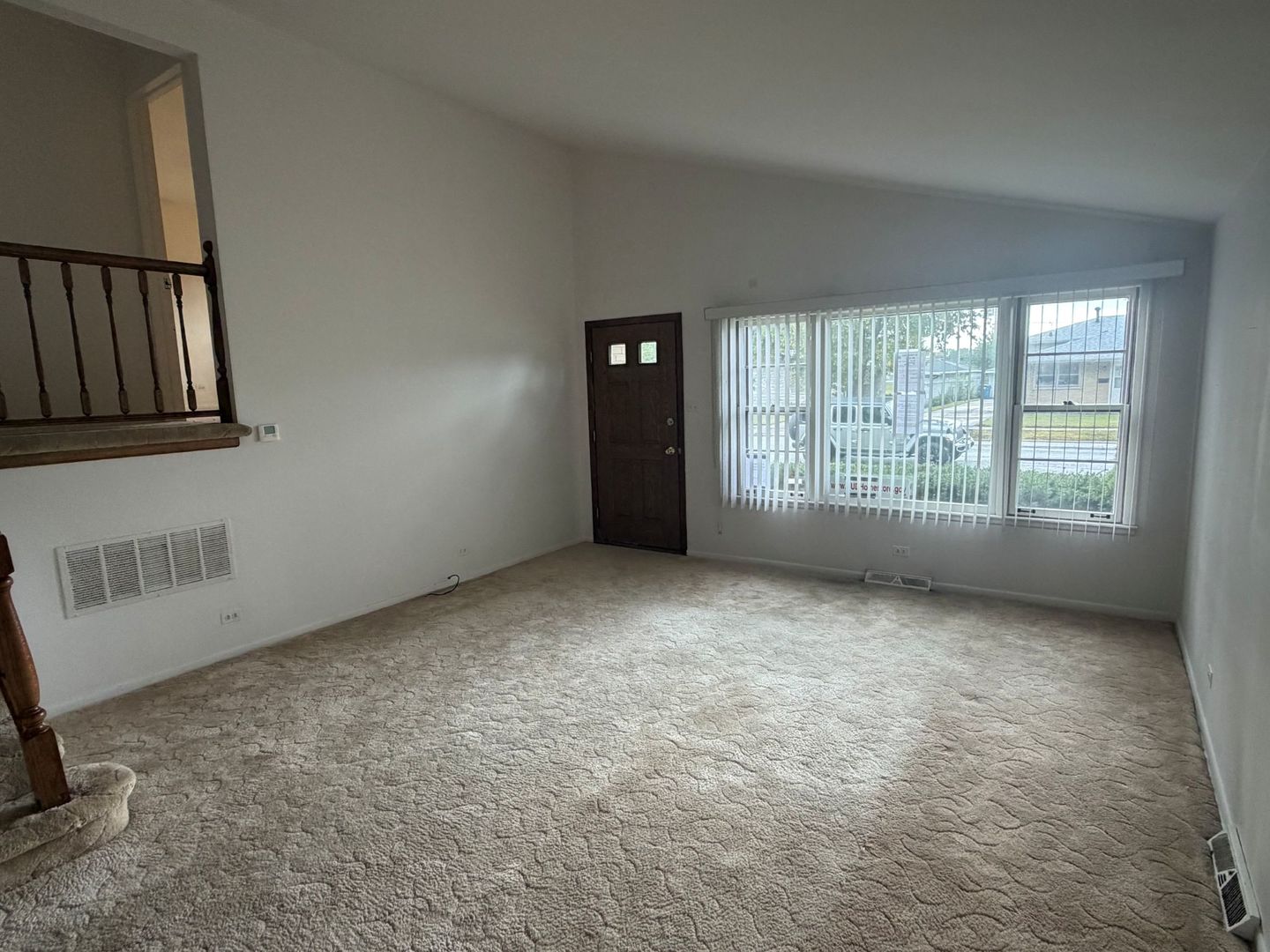 15239 Hamlin Avenue Property Photo 3