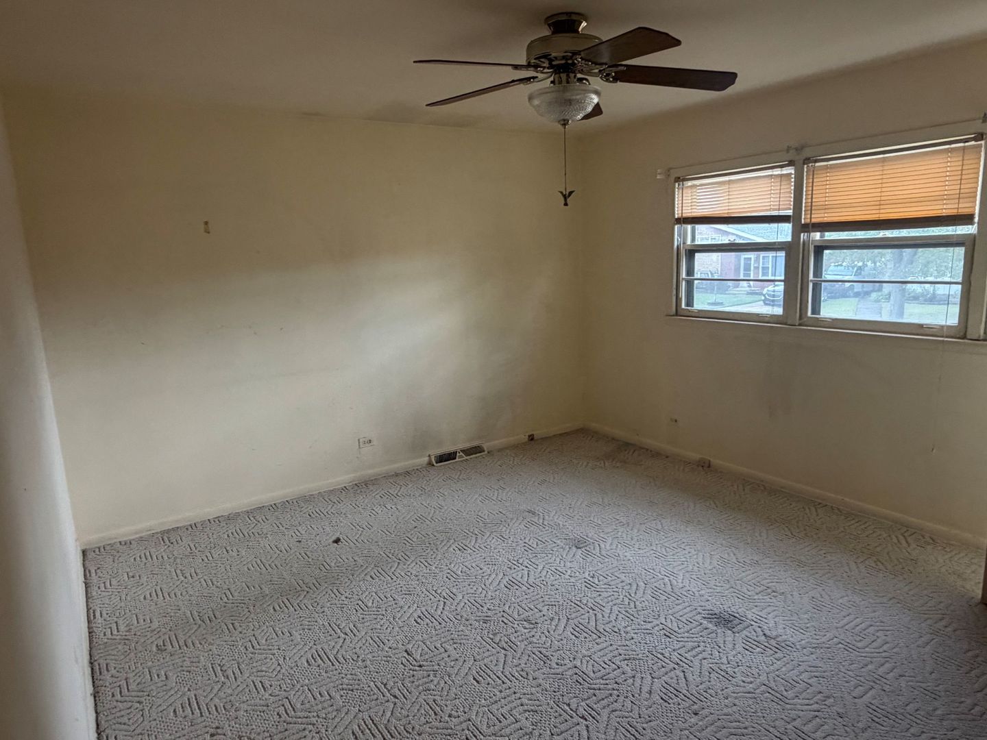 15239 Hamlin Avenue Property Photo 7