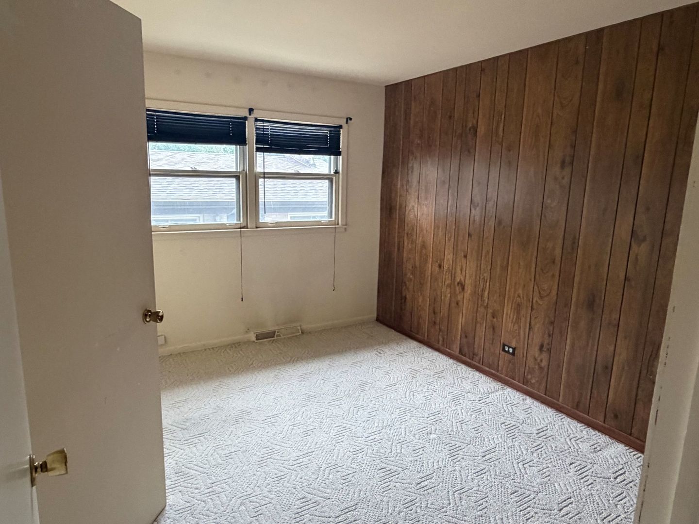 15239 Hamlin Avenue Property Photo 9