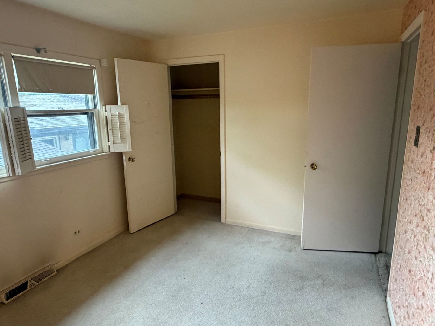 15239 Hamlin Avenue Property Photo 13