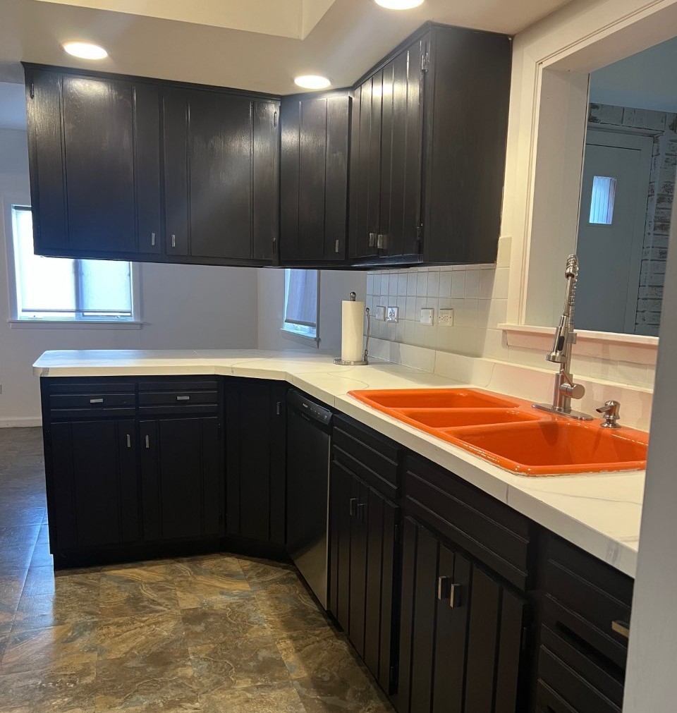 411 Suwanee Street Property Photo 12